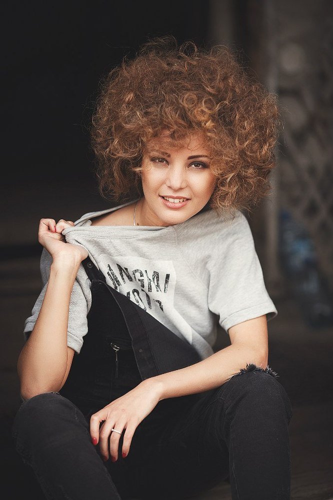 Это все она