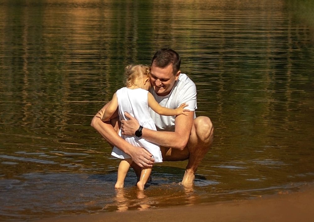 Ну кто сказал, что папам не больно?