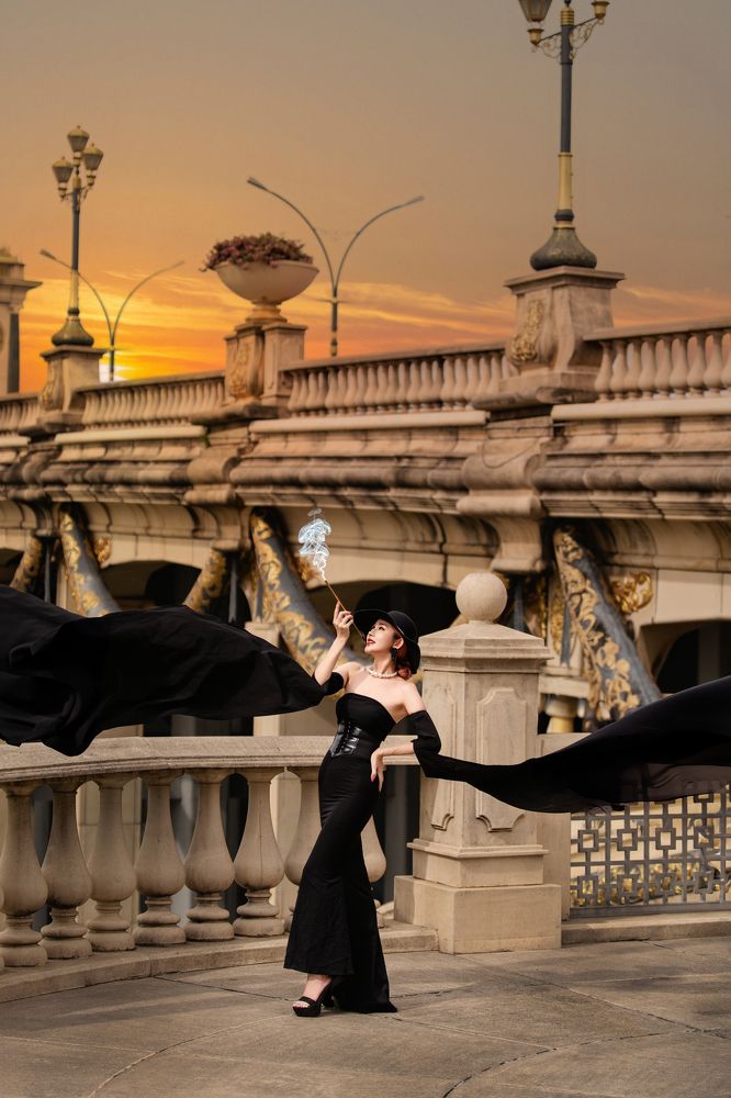 Twilight Enchantment: Elegance at the Edge