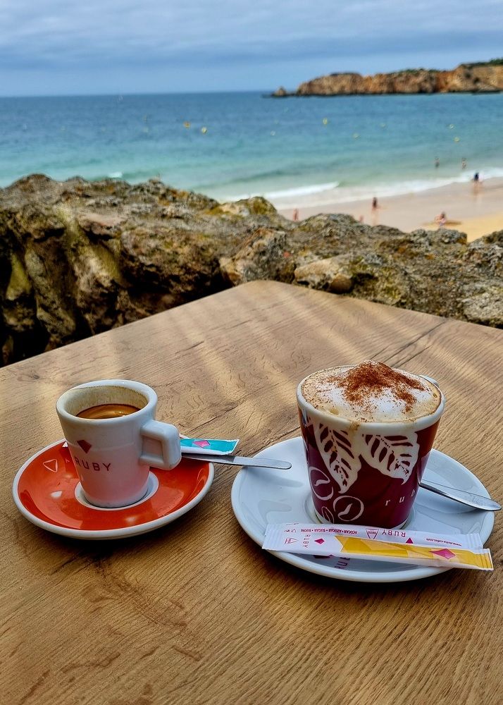 Кофе с видом на океан