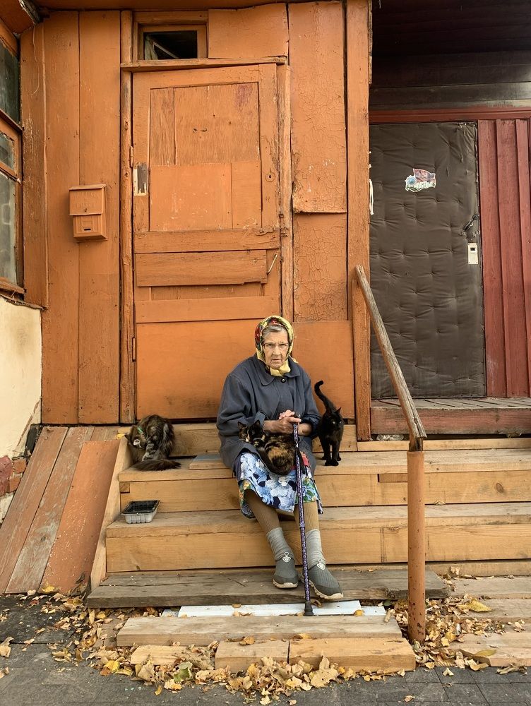 Графиня с подданными