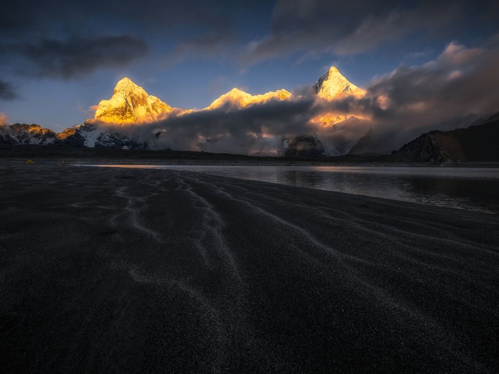 The Golden Moment of the Cold Goddess