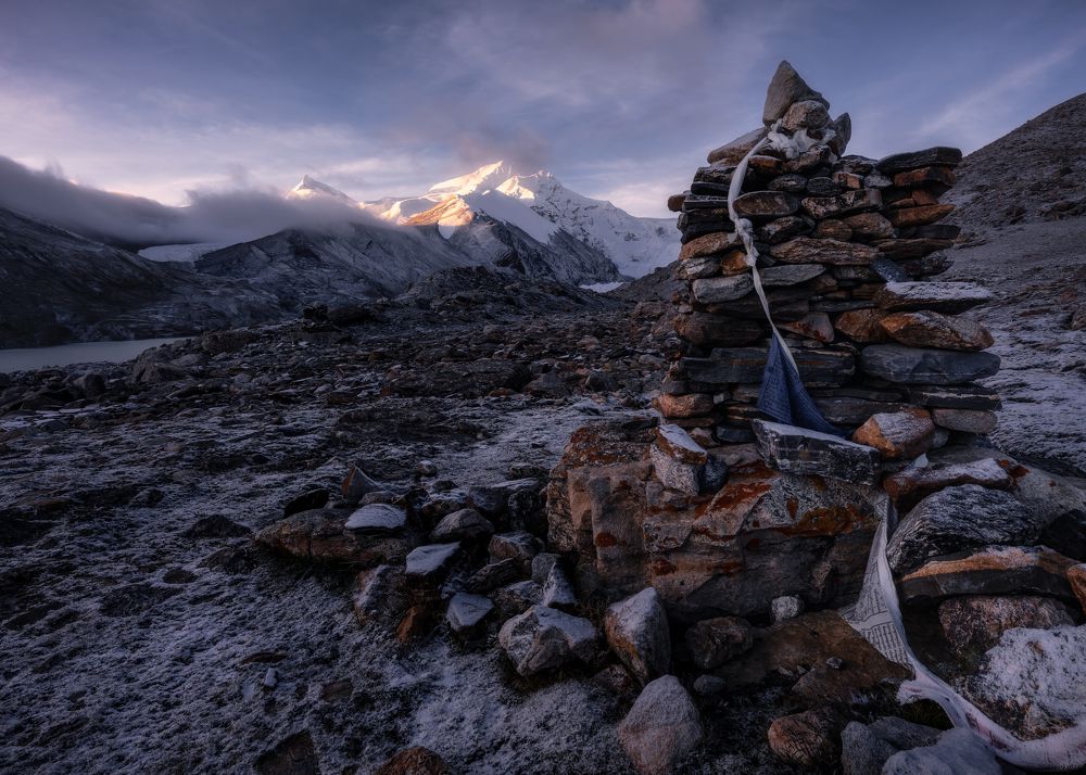 Mount Shishapangma and incense burner