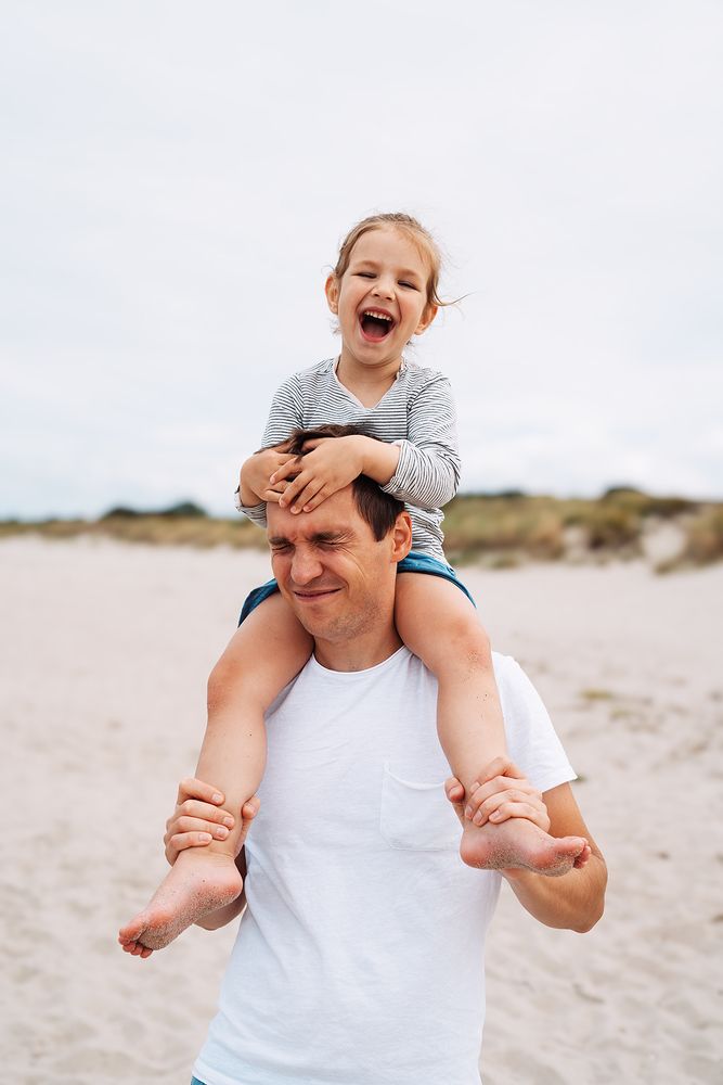 у папы на шее