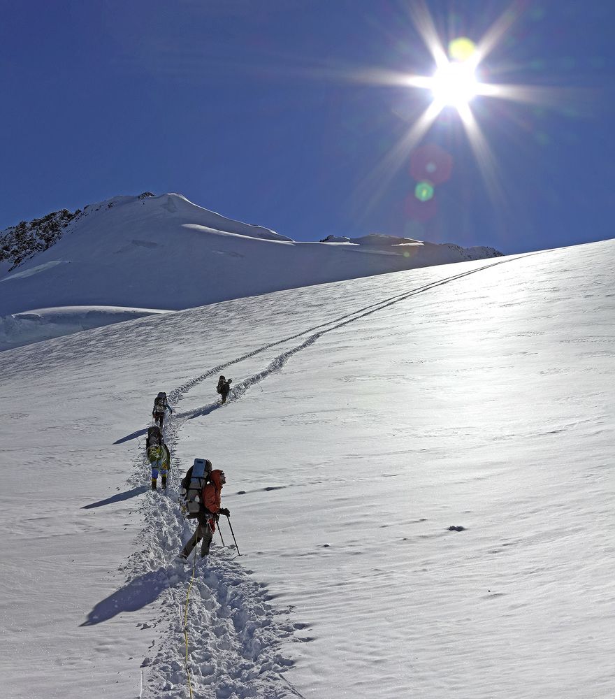 Связанные одной целью...