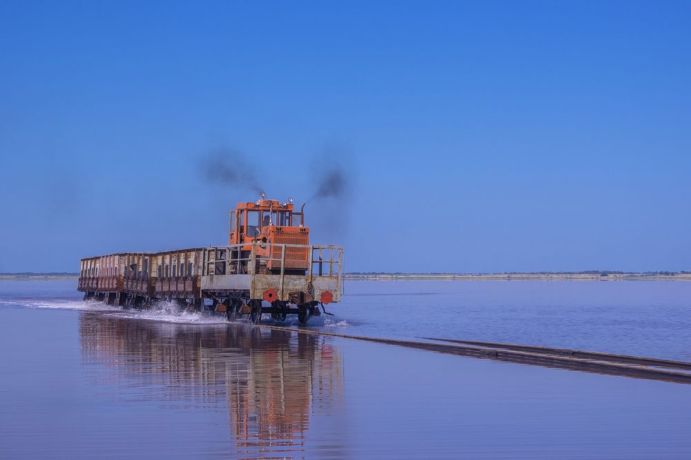 Розовое озеро