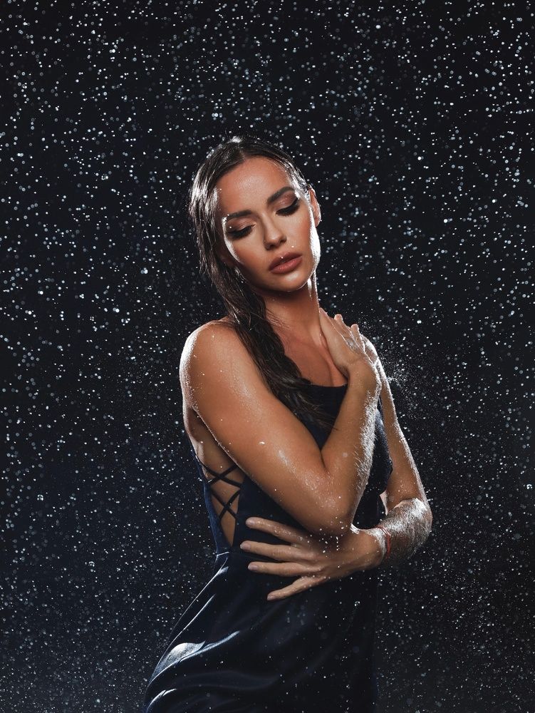 Девушка под дождем