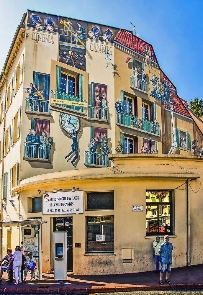 Одно из достопримечательностей Канн