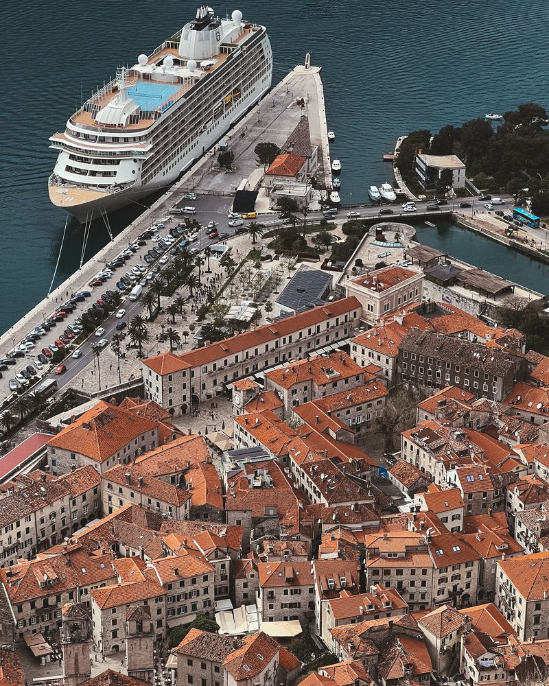 Photograph by Arteren Overland