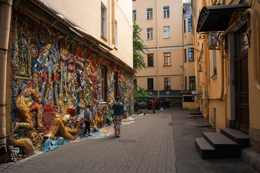 Сказочный двор