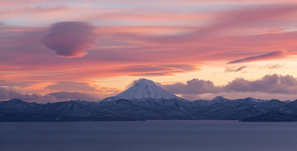 Вулкан Вилючинский на закате