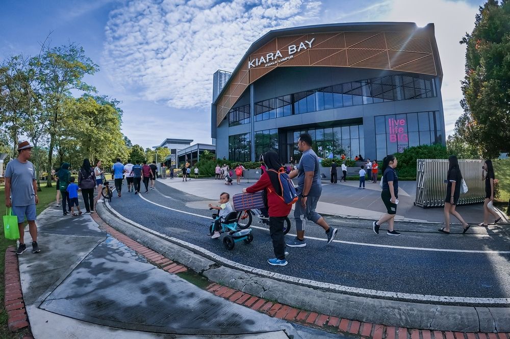 Busy leisure activities in the morning