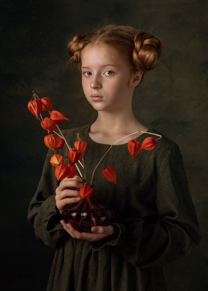 Ваза с физалисом