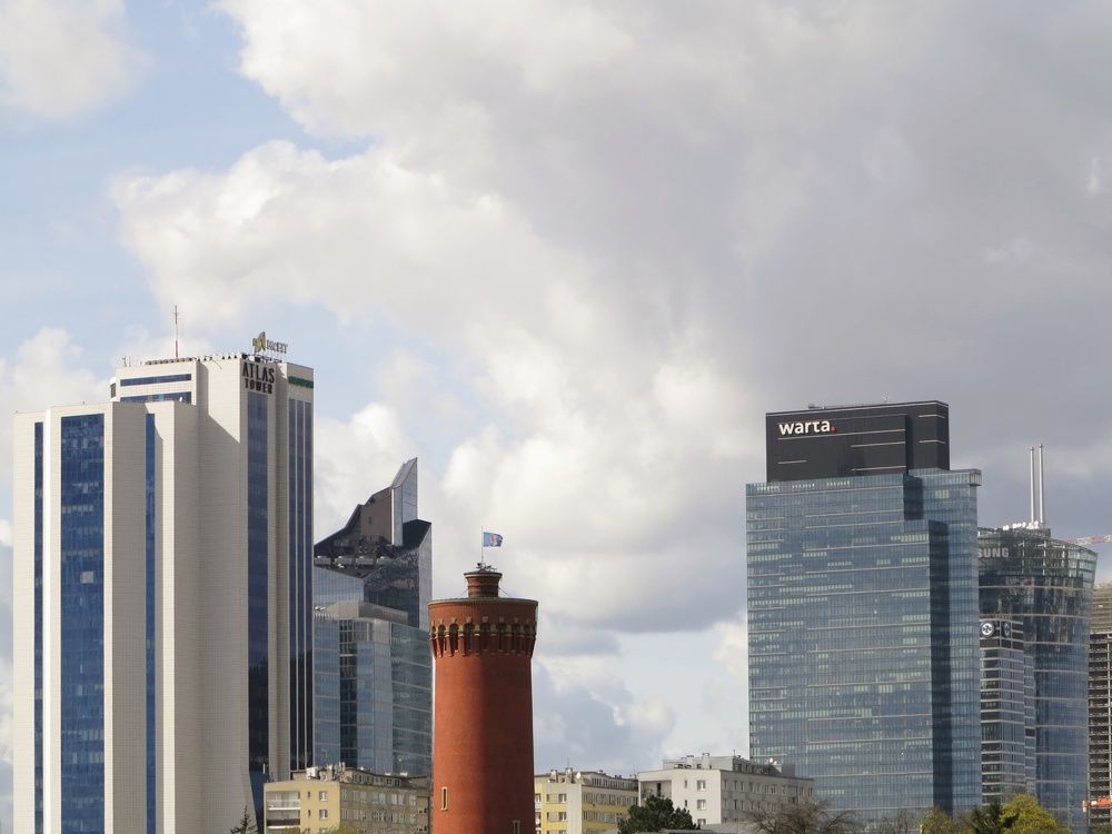 Дама в окружении кавалеров