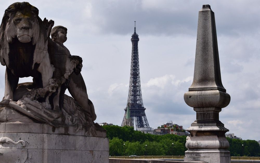 Контраст архитектуры времён