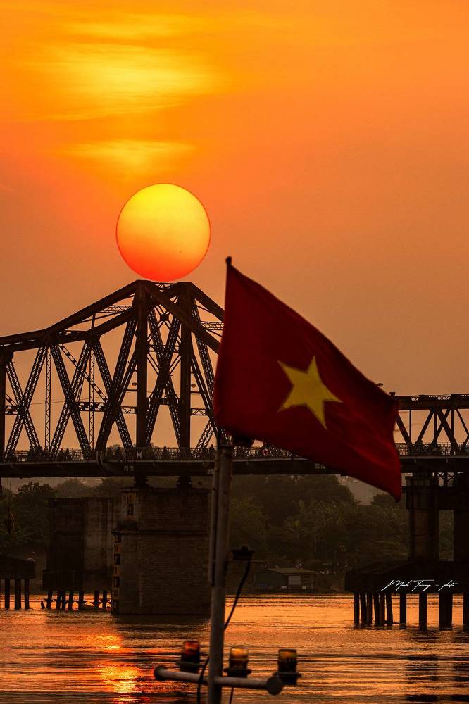 Photograph by Nguyễn Mạnh Trưởng