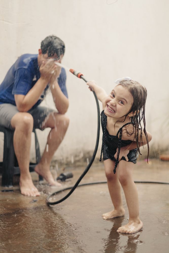 ANTONELLA brincando com o papai