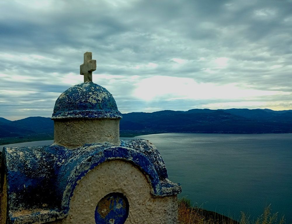 The cross between air and water
