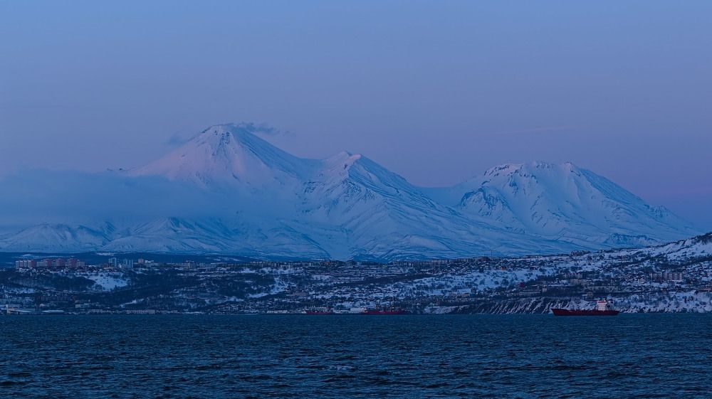 Авача дымит..