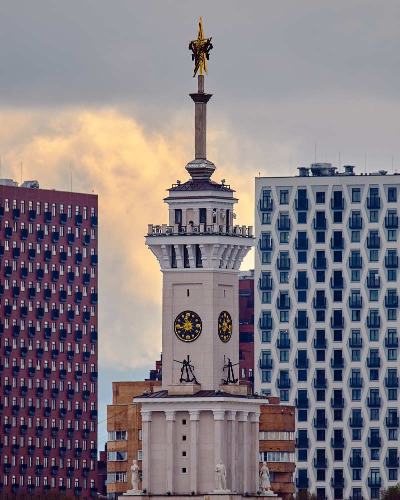 Photograph by Mikhail Khmelevskiy