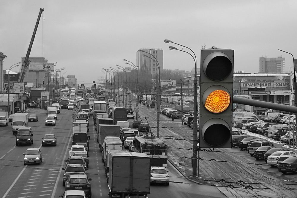 Светофор - жёлтый