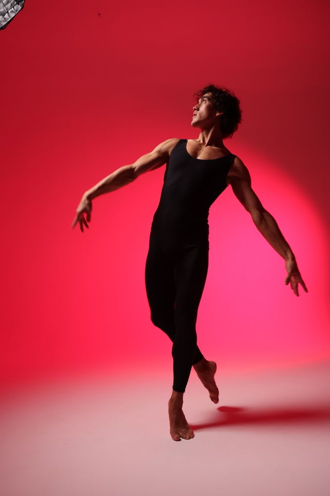 Солист балета