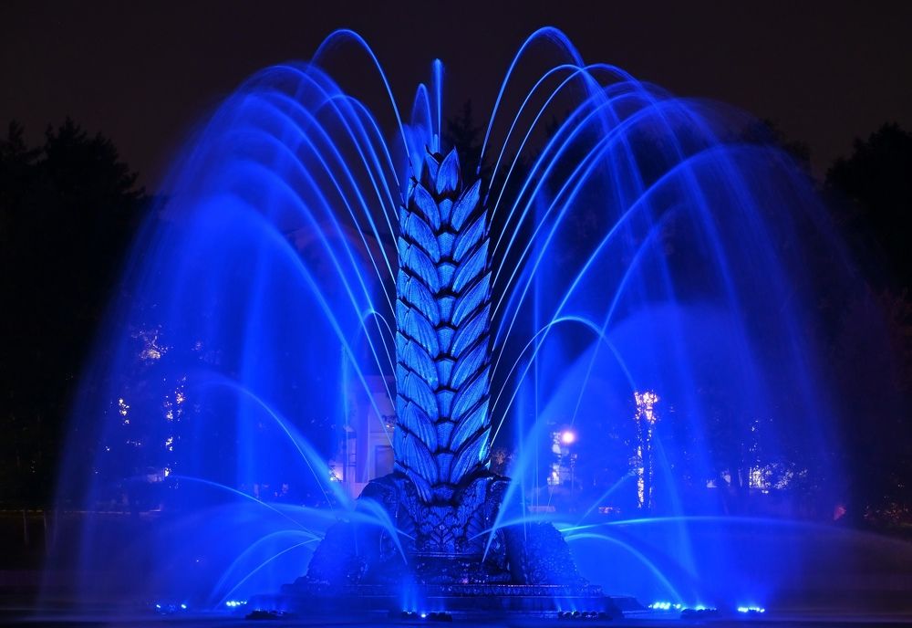 Фонтан Колос