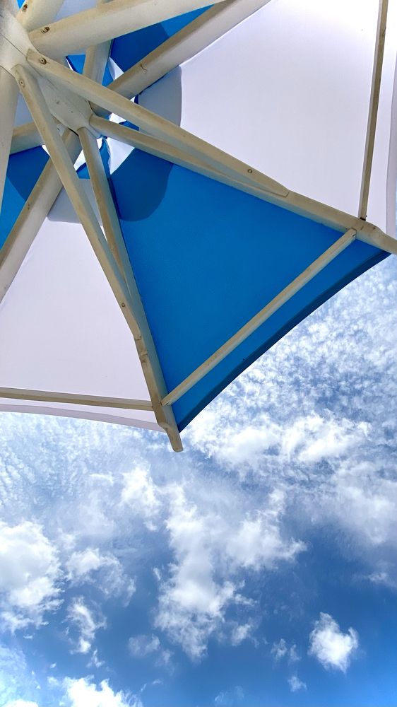 Пляжный зонтик