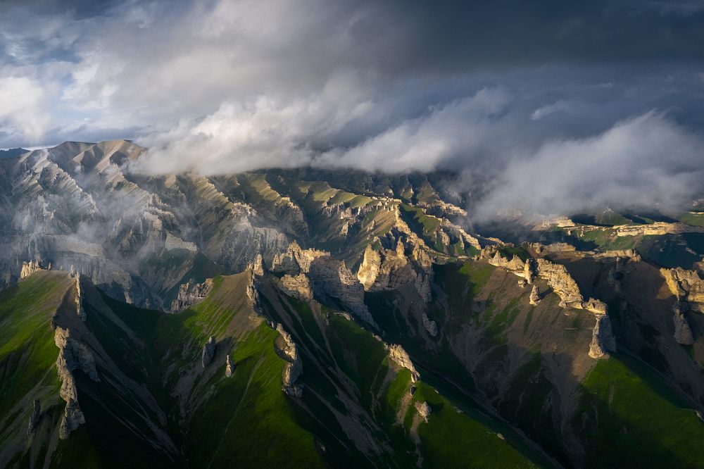 Banner cloud above TianShan stone forest