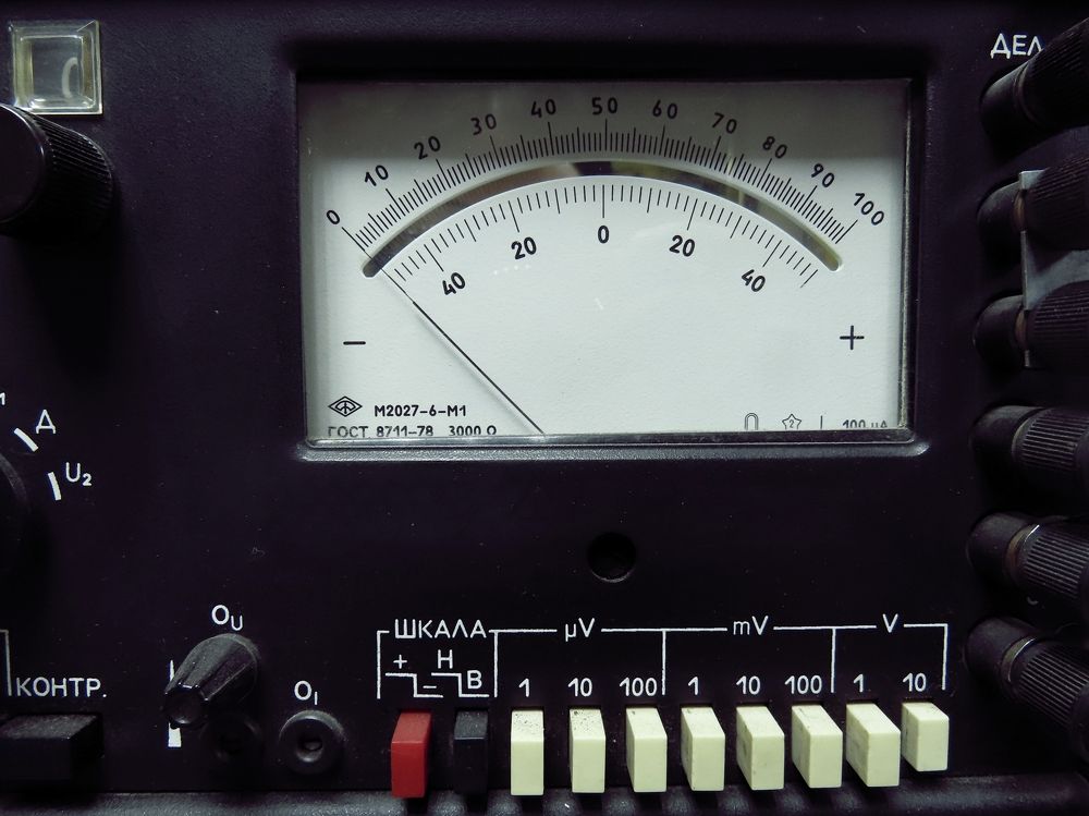 Компаратор напряжения