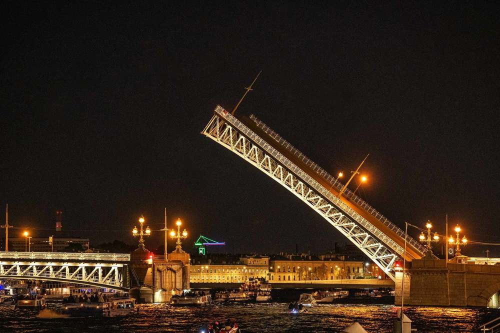 Нева в час пик