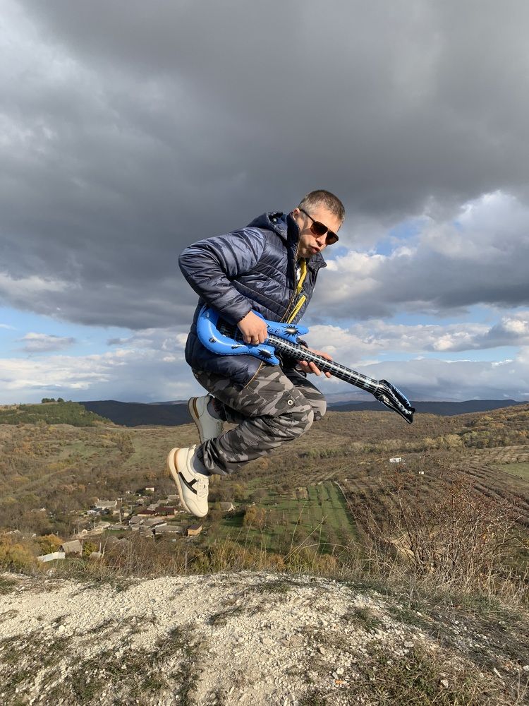 Dimmi Hagar from  Vanya Halen