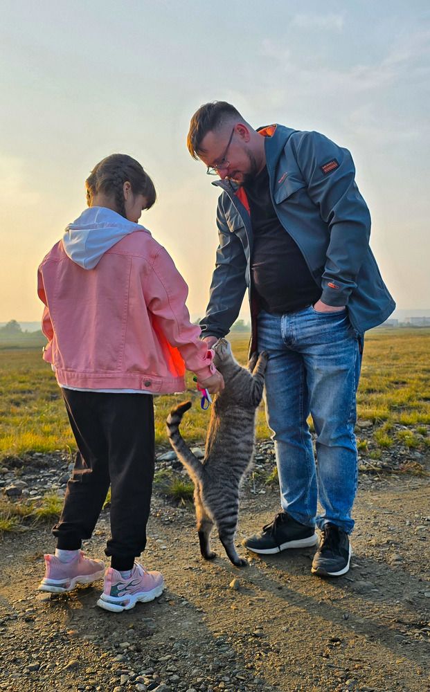 Папа , кот и я.