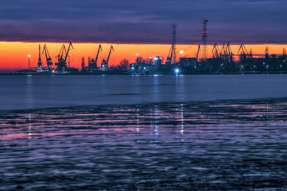 Зимнее утро в портовом городе