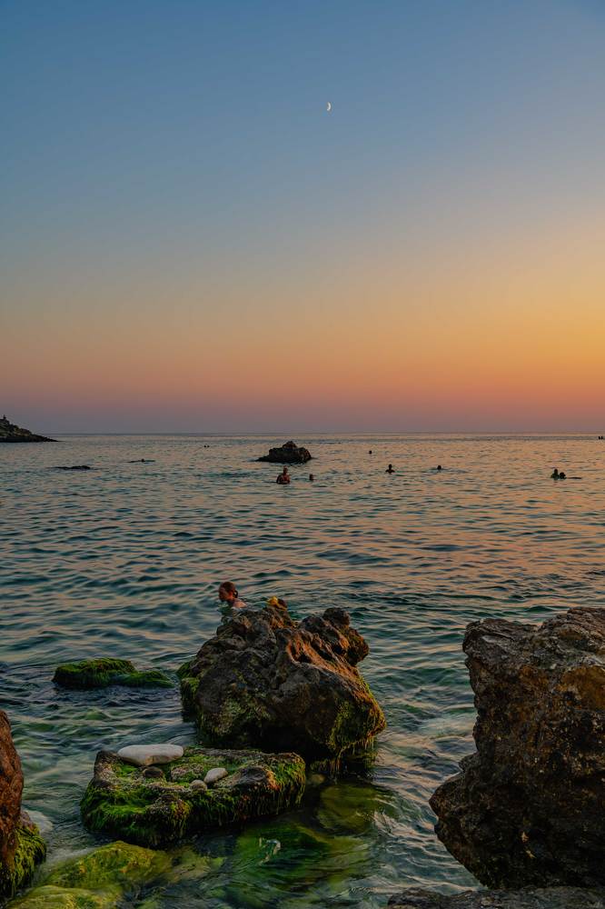 Летний вечер на море