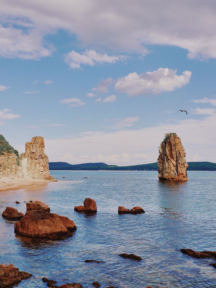 Одинокие скалы