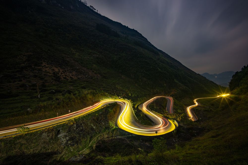 Driving through Tham Ma