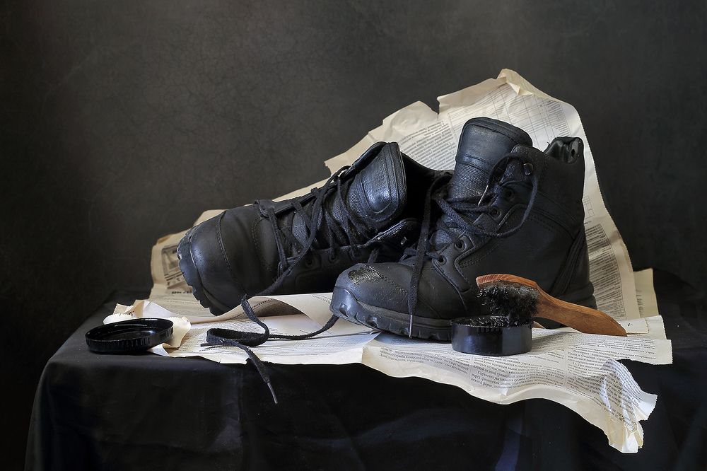 Эти черные ботинки...