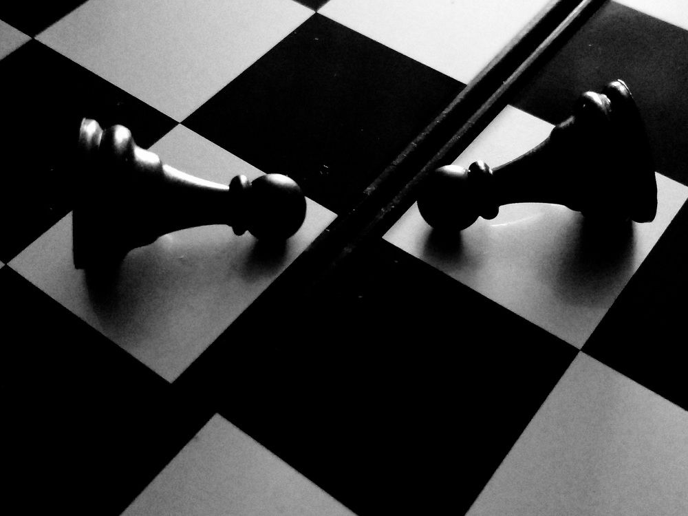 Чёрные пешки.