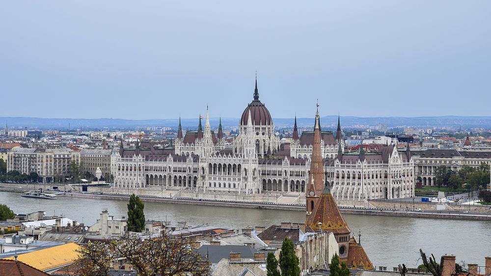 Я вчера закончил ковку и два плана залудил, и в загранкомандировку от завода угодил