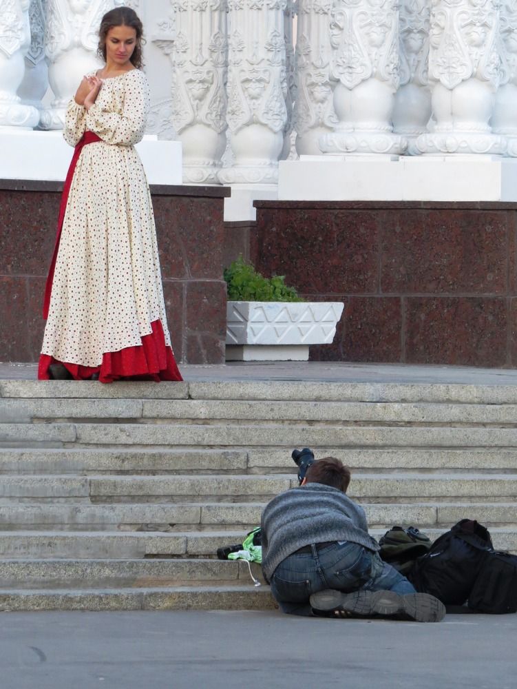 Лёжа на лестнице