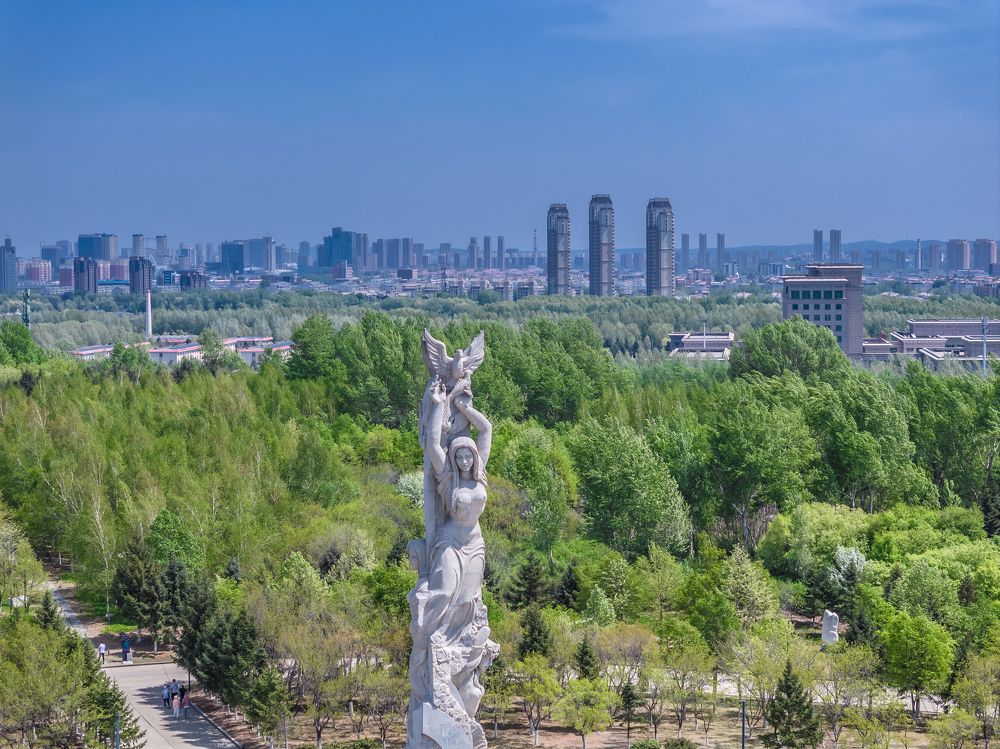 Photograph by Chen Chen