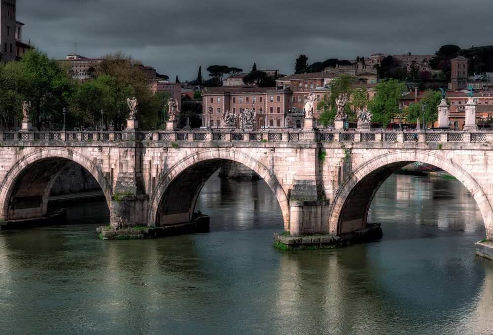 Photograph by Nikos Leonov