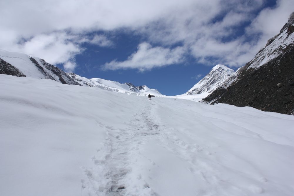 Маленький человек на Большом леднике Актру