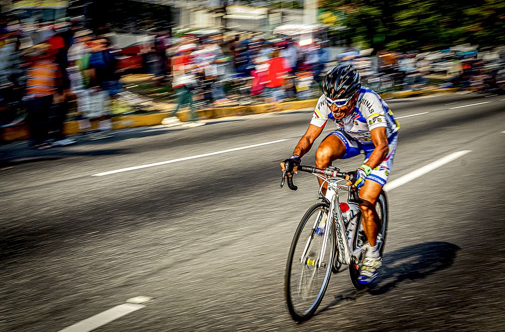 VELOCIDAD EN EL ASFALTO