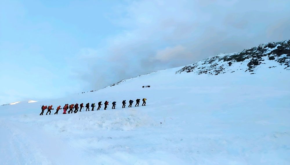 Вверх по склону Эльбруса