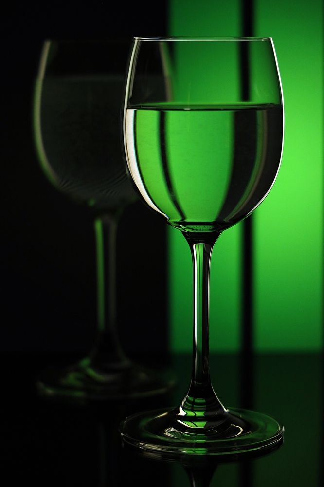 Строгий зеленый (strict green)