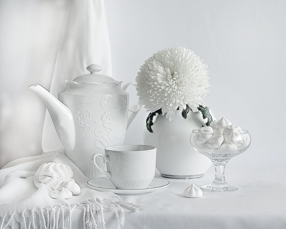 Белый натюрморт.