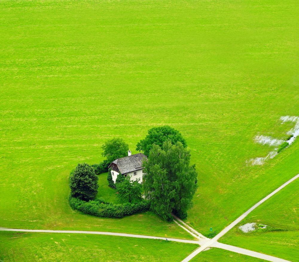 Дом у дороги