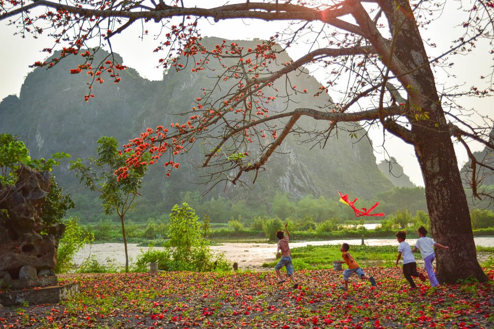 Photograph by NAM BUI